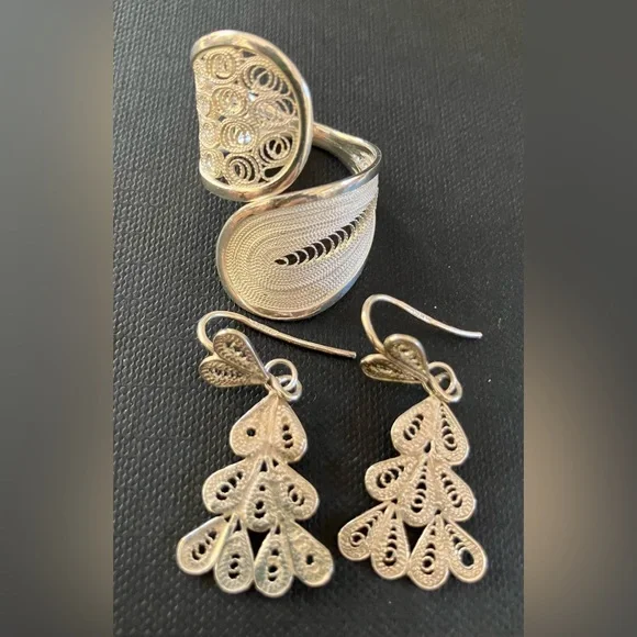 Set of Vintage Sterling Silver Intricate Filigree Ring & Earrings from Malta - Picture 1 of 11